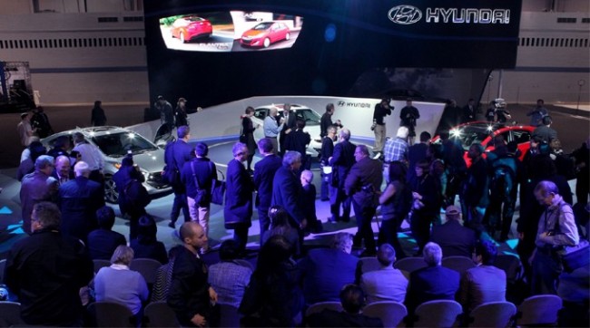 Hyundai Presents New Elantra Coupe and GT at 2012 Chicago Auto Show