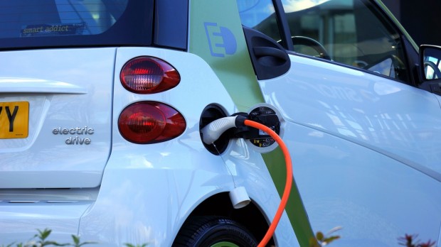7 Challenges of Electric Vehicle Adoption