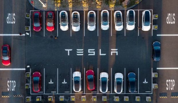 Gadkari Calls Tesla's Plans To Build EVs in China and Sell Them in India 'Not a Digestible Concept'