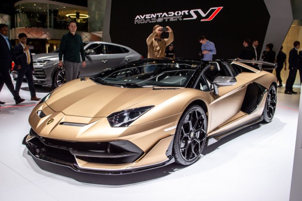 Lamborghini CEO Wants to Keep Internal Combustion Engines Alive Beyond 2030