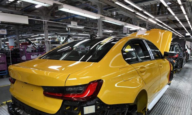 VW, Porsche, BMW Face Supply Chain Issues as Wire Harness Production Stops in Western Ukraine