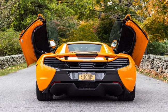 An astonishing entrance in the 2015 McLaren 650S