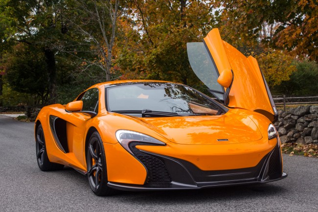 2015 McLaren 650S one door up 2015 McLaren 650S one door up